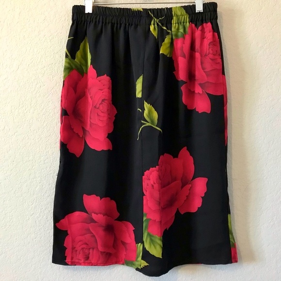 Loud Red Rose Pattern Skirt Y2k Large Flower Pattern skirt. - Picture 8 of 8